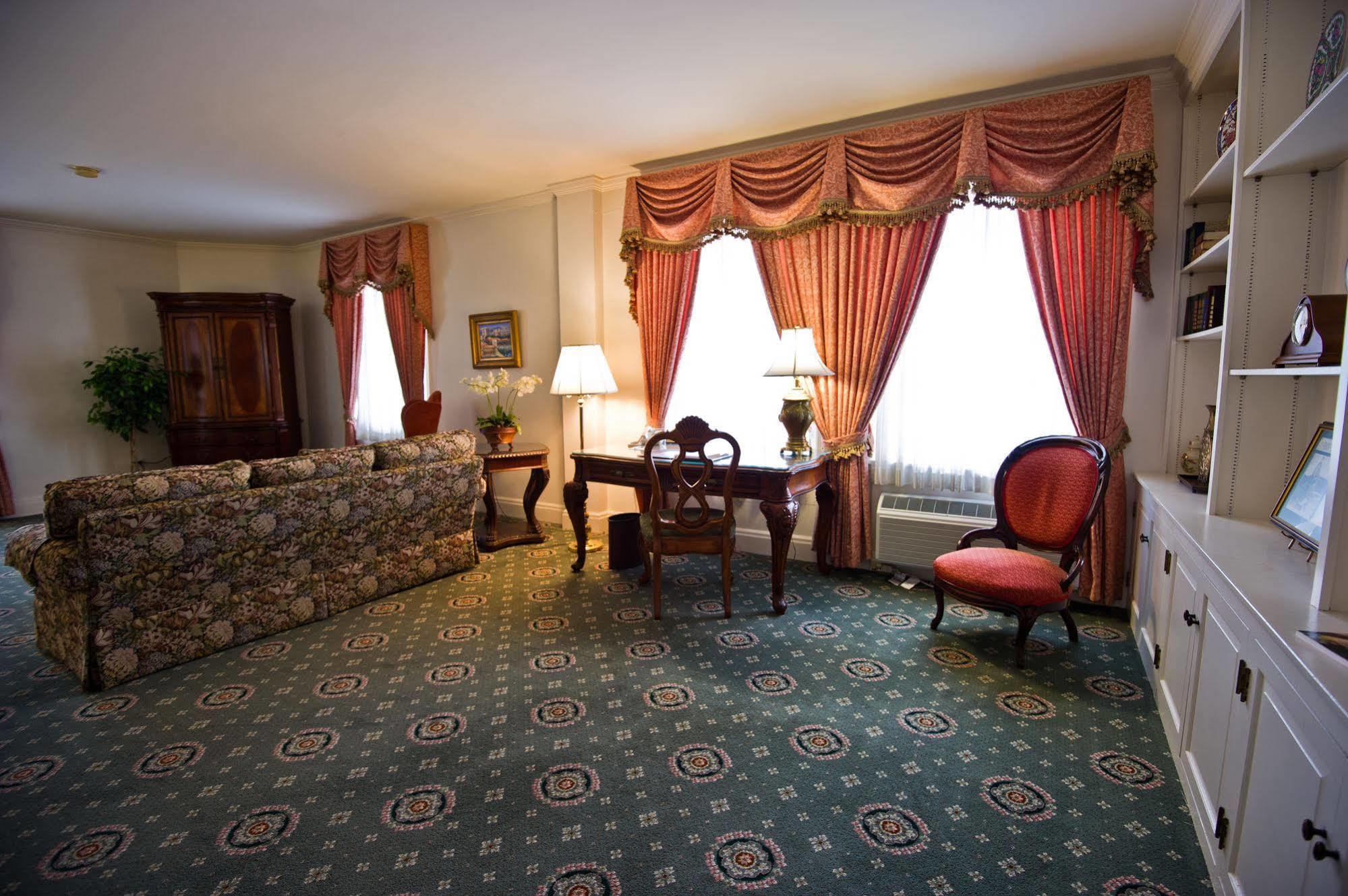 The Yorktowne Hotel, Tapestry Collection By Hilton York